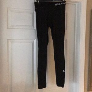NIKE PRO DRI FIT WORK OUT LEGGINGS